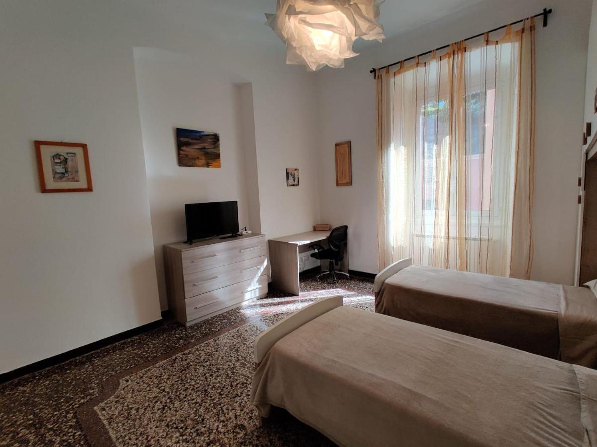 Wow Home - 175 Mq - Posteggio Privato - Davanti Porto Traghetti - Fino A 10 Posti Letto 热那亚 外观 照片