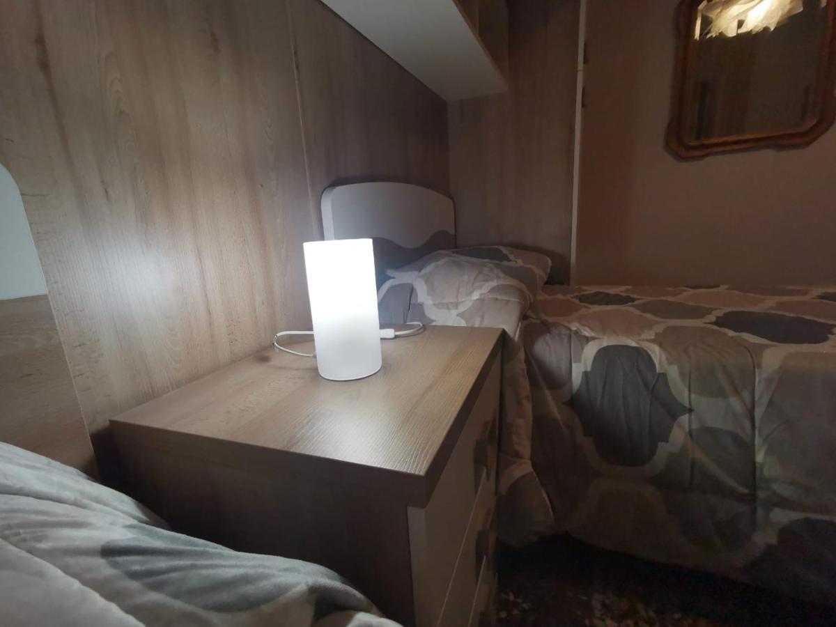 Wow Home - 175 Mq - Posteggio Privato - Davanti Porto Traghetti - Fino A 10 Posti Letto 热那亚 外观 照片