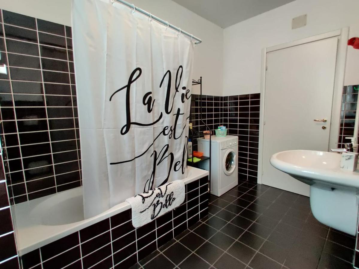 Wow Home - 175 Mq - Posteggio Privato - Davanti Porto Traghetti - Fino A 10 Posti Letto 热那亚 外观 照片