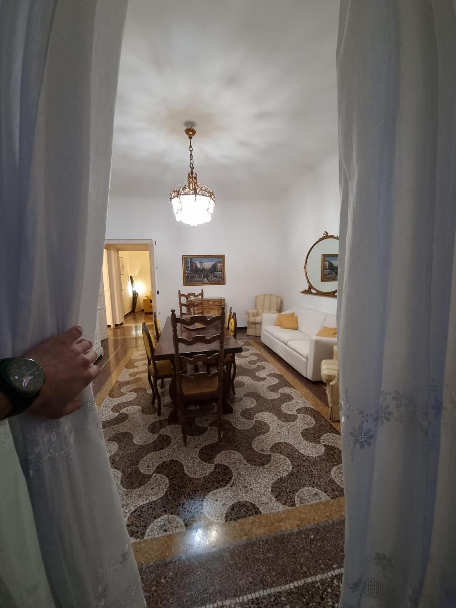 Wow Home - 175 Mq - Posteggio Privato - Davanti Porto Traghetti - Fino A 10 Posti Letto 热那亚 外观 照片